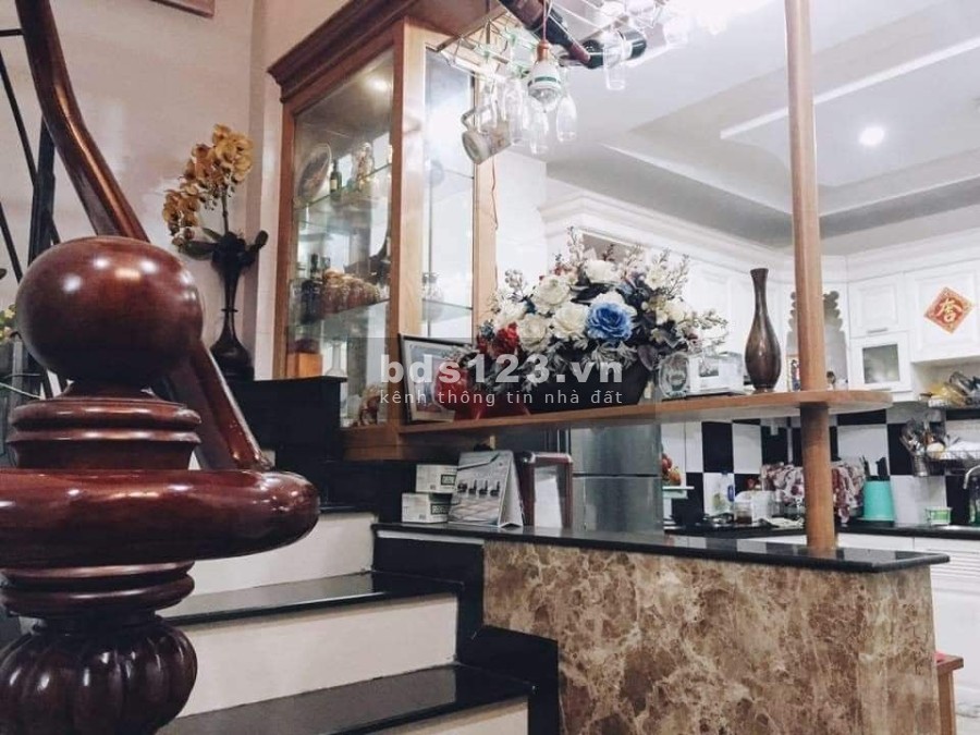 Cần bán gấp diện tích 66m2 hẻm xe hơi Huỳnh Tấn Phát Quận 7 3 tầng kiên cố gần mặt tiền giá 4.5 tỷ