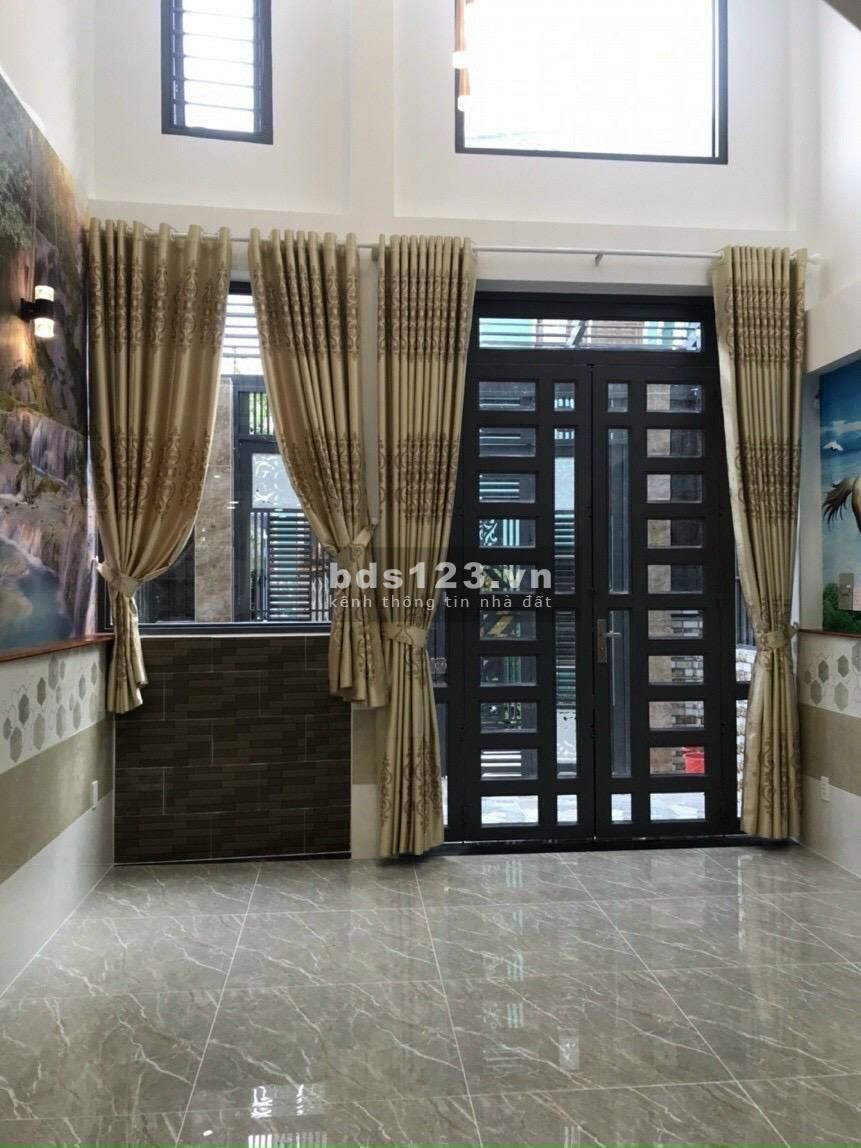 Nhà 5 tầng đẹp xuất sắc gần chợ nội thất cao cấp đầy đủ nội thất, giá bán chỉ 6.4 tỷ.