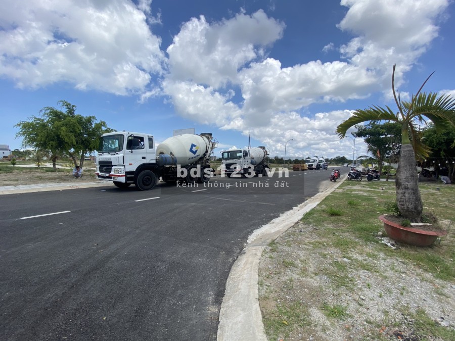 Bán đất nền khu dân cư hiện hữu, đông đúc, giá tốt đầu tư, tiện xây dựng, đầy đủ pháp lý