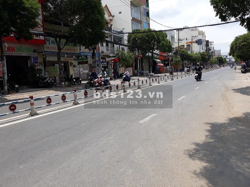 Bán nhà DTSD 74m2, 2 Tầng đường Nguyễn Sơn quận Tân Phú giá chỉ nhỉnh 3 tỷ.