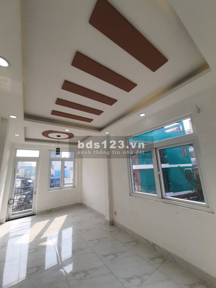 NHÀ MỚI 5T-HXH QUAY ĐẦU- VUÔNG A4- 1 PHÚT QUA QUẬN 1 - NHỎ 6 TỶ