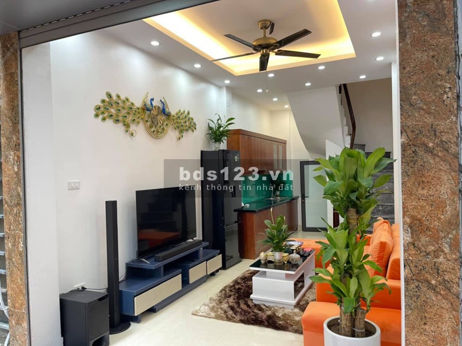 BÁN NHÀ GIÁP NHỊ, HOÀNG MAI - SIÊU ĐẸP - SÂN ĐỂ XE RỘNG - Ô TÔ GẦN - CHỈ NHỈNH 2 TỶ.