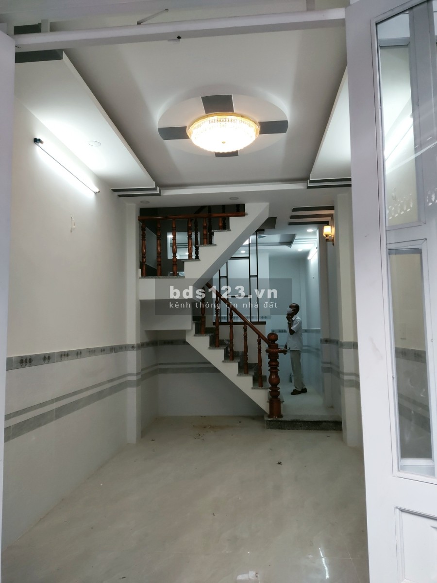 Bán nhà gấp Quận 12 đường Nguyễn Văn Quá giá 2.78 tỷ liên hệ chính chủ 0963073741
