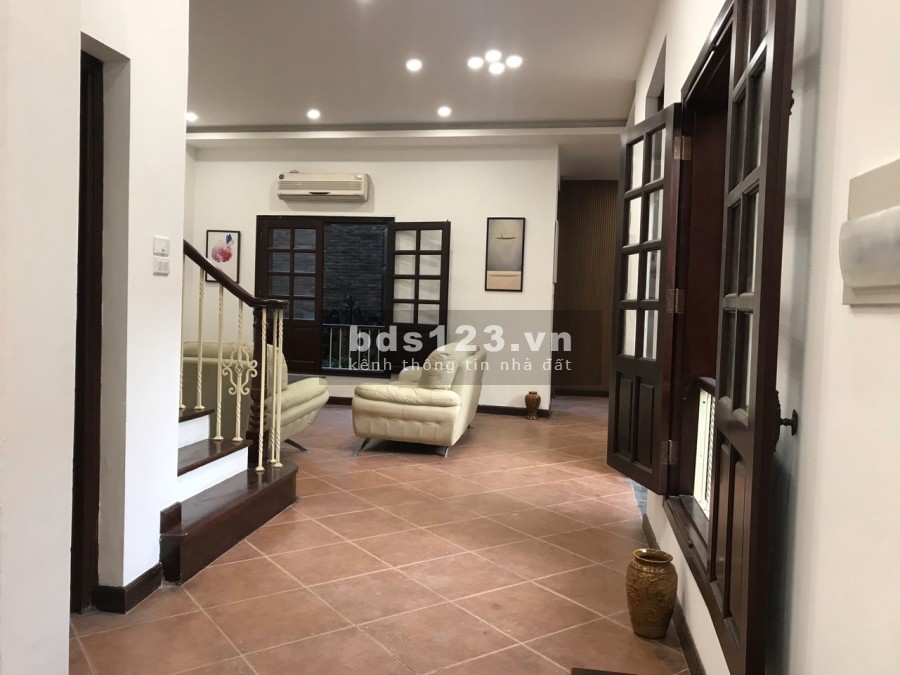 Bán biệt thự Ciputra diện tích sử dụng 184m2, căn góc hướng Tây Bắc liên hệ 0974606535