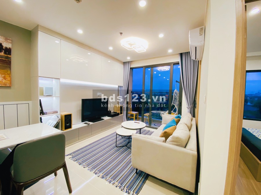 Chủ nhà gửi bán căn hộ Vinhomes Smart City, căn mới tinh, cực đẹp, tiện ích tuyệt vời.