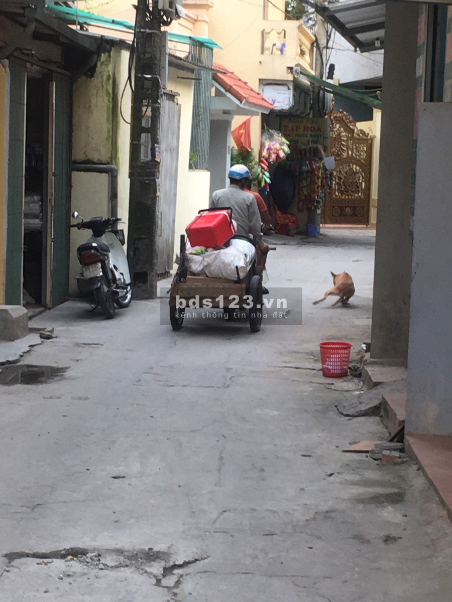Bán nhà Văn Trì diện tích sử dụng 40m2 4 tầng 5PN gần ô tô TK hiện đại, nội thất xịn sò.