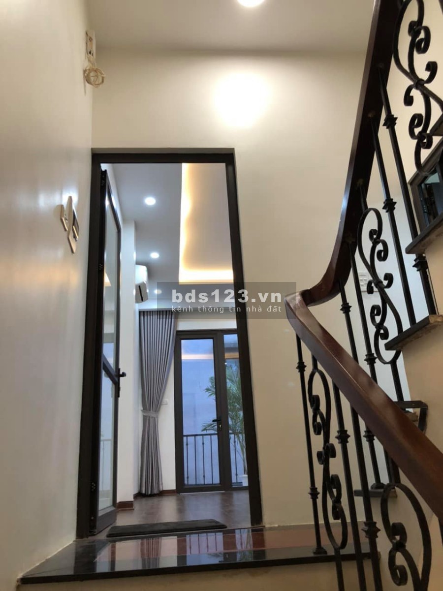 Bán Nhà Quận Hai Bà Trưng diện tích 35m2, 4 Tầng mt 4M, 5m ô tô tránh giá nhỉnh 3 tỷ