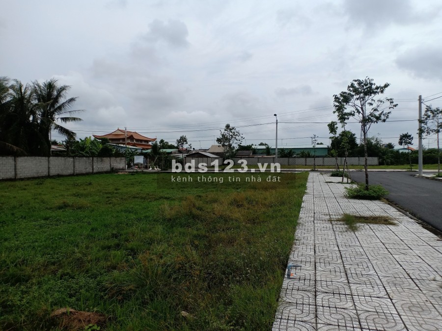 Bán đất phường 4, thành phố Tân An, sổ hồng riêng giá bán 750 triệu lh 0944057571