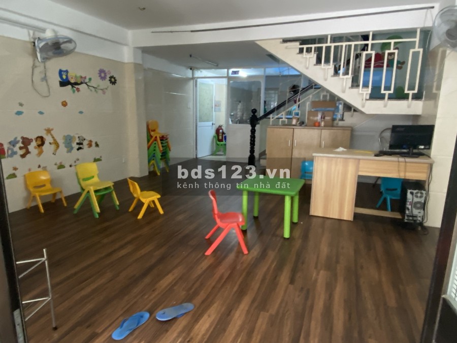 Nhà hẻm xe tải Chu Văn An diện tích sử dụng 5x20, trệt, lửng, 3 lầu, 7 phòng ngủ 30 triệu