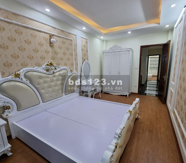 Bán nhà cầu Cốc ô tô đỗ cửa, tặng nội thất dtsd 37m2, 5 tầng, giá bán chỉ 2.95 tỷ, sổ sẵn