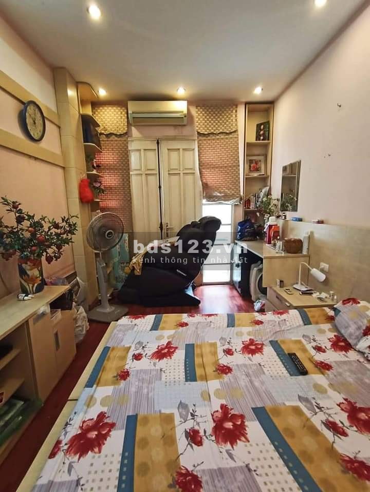 Chùa Láng - Đống Đa, 4 tầng diện tích sử dụng 36m2, giá bán 3.75 tỷ, lh 0918120568