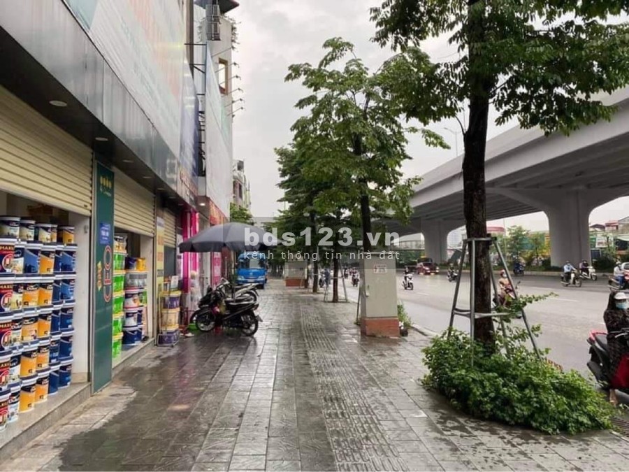 MẶT PHỐ LỚN PHẠM VĂN ĐỒNG, 2 THOÁNG, MẶT TIỀN 6M- KINH DOANH VÔ ĐỊCH - VỈA HÈ 10M. CHỈ 9 TỶ HƠN