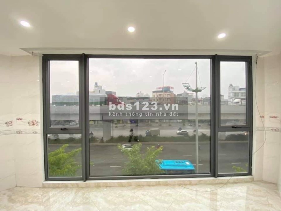 MẶT PHỐ LỚN PHẠM VĂN ĐỒNG, 2 THOÁNG, MẶT TIỀN 6M- KINH DOANH VÔ ĐỊCH - VỈA HÈ 10M. CHỈ 9 TỶ HƠN