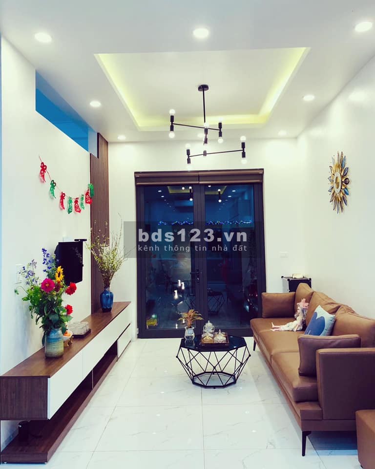 Bán nhà tầng mới đẹp cạnh KĐT VINHOME RIVERSIDE Long Biên, dtsd 83m2, giá chỉ 4.5 TỶ