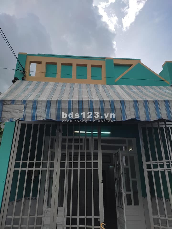 Chủ ngộp đang bán gấp nhà 1T1L 62m2 HXH ngay MT Tô Ký, giá 830tr , SHR