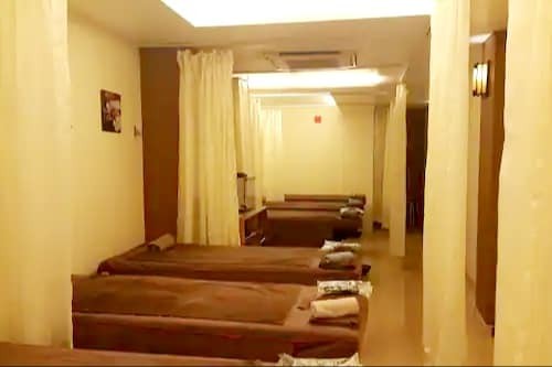 Giá nhà đất Covid bán nhà 55mx6 Thanh Xuân lô góc oto cách vài bước chỉ 4 tỷ 2. Lh Không 336588588