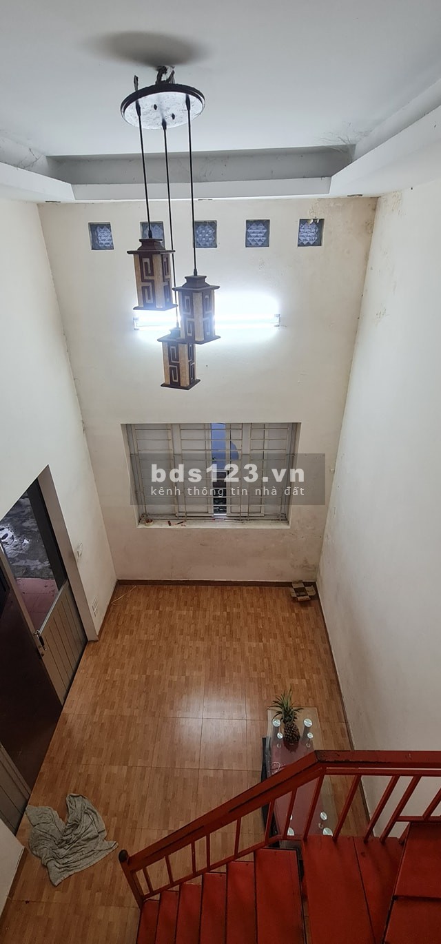 Bán nhà Nguyễn Văn Cừ 27m ngõ ô tô đỗ cửa, kinh doanh đỉnh, siêu hót 3,1 tỷ.