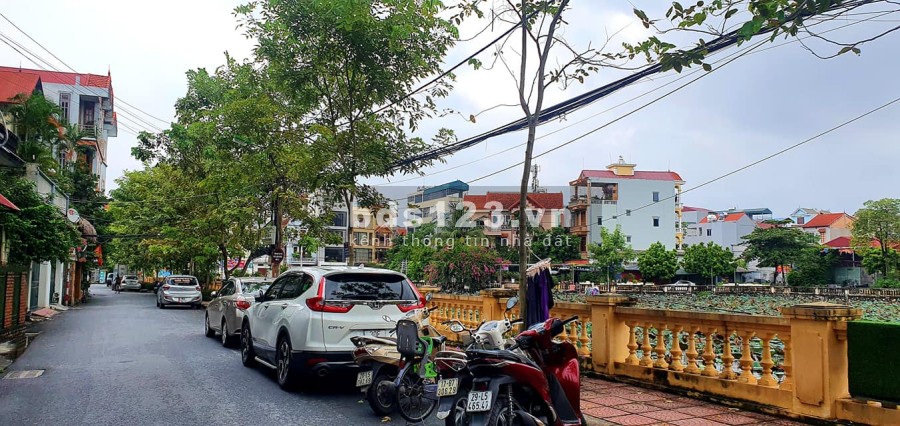 Bán nhà 42m2 Cầu Diễn, giá sốc chi 2.8 tỷ, lô góc, ô tô cách hơn 10m.