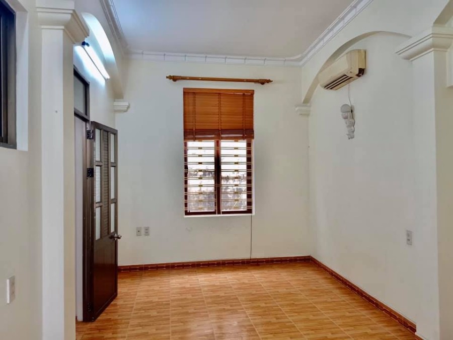 Bán nhà Chính chủ Hẻm 4m Quận 10 Mặt tiền 6m có 3 lầu giá 4,5 tỷ