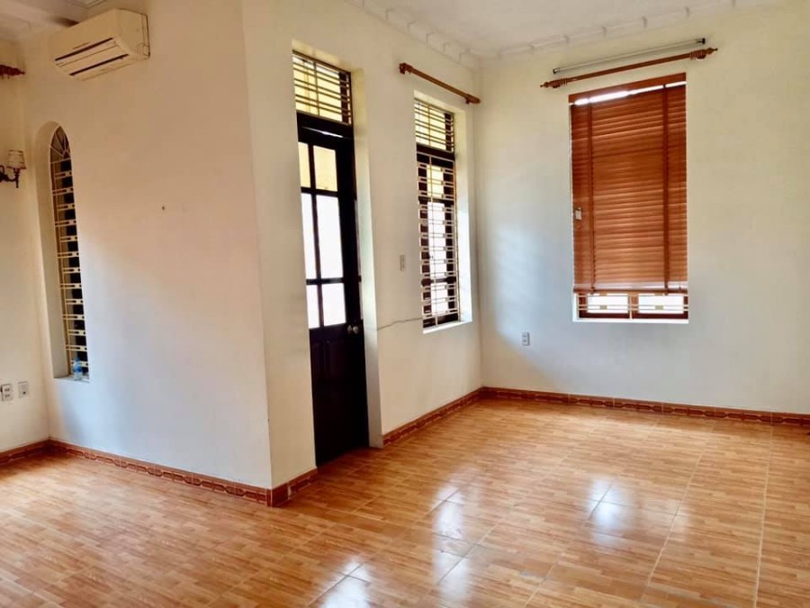 Bán nhà Chính chủ Hẻm 4m Quận 10 Mặt tiền 6m có 3 lầu giá 4,5 tỷ