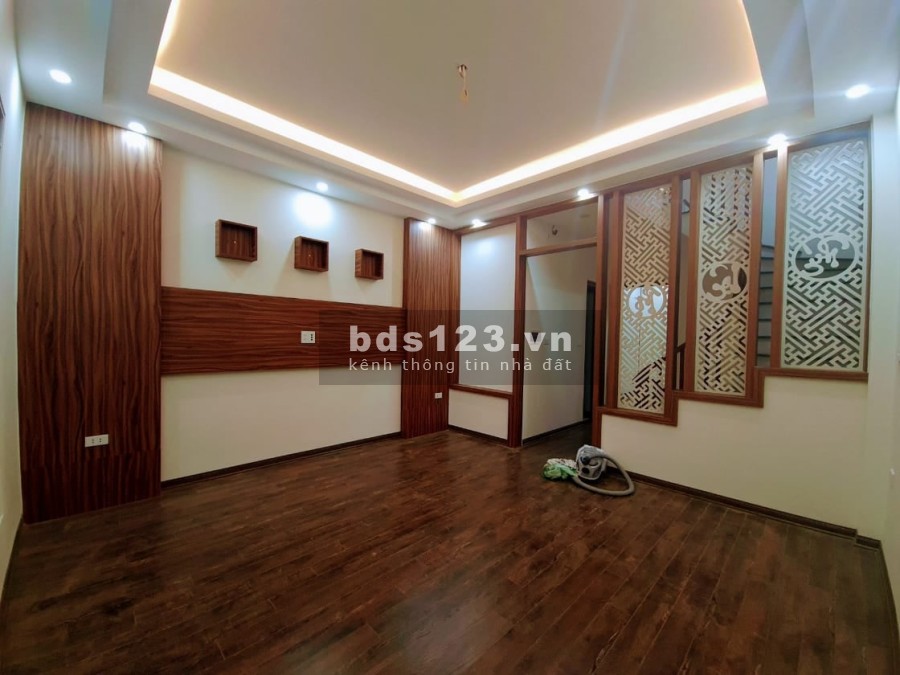 Chính chủ bán nhà Ngõ 42 Yên Hoà diện tích sử dụng 46m2, xây 5 tầng, mặt tiền 4m.