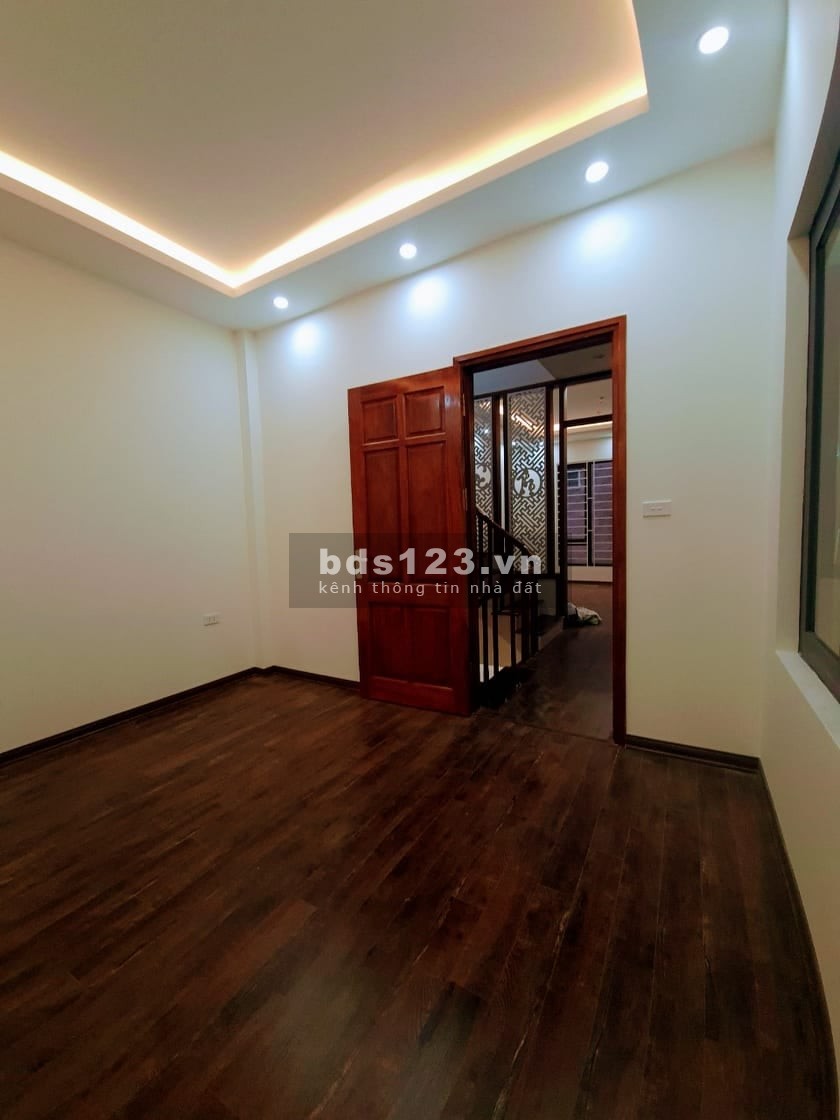Chính chủ bán nhà Ngõ 42 Yên Hoà diện tích sử dụng 46m2, xây 5 tầng, mặt tiền 4m.