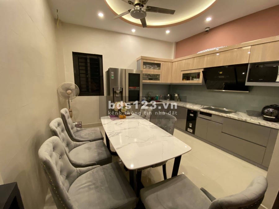 Bán nhà 72m2 phố Lâm Hạ, phân lô oto tránh, kinh doanh, 9 tỷ, 0818962345