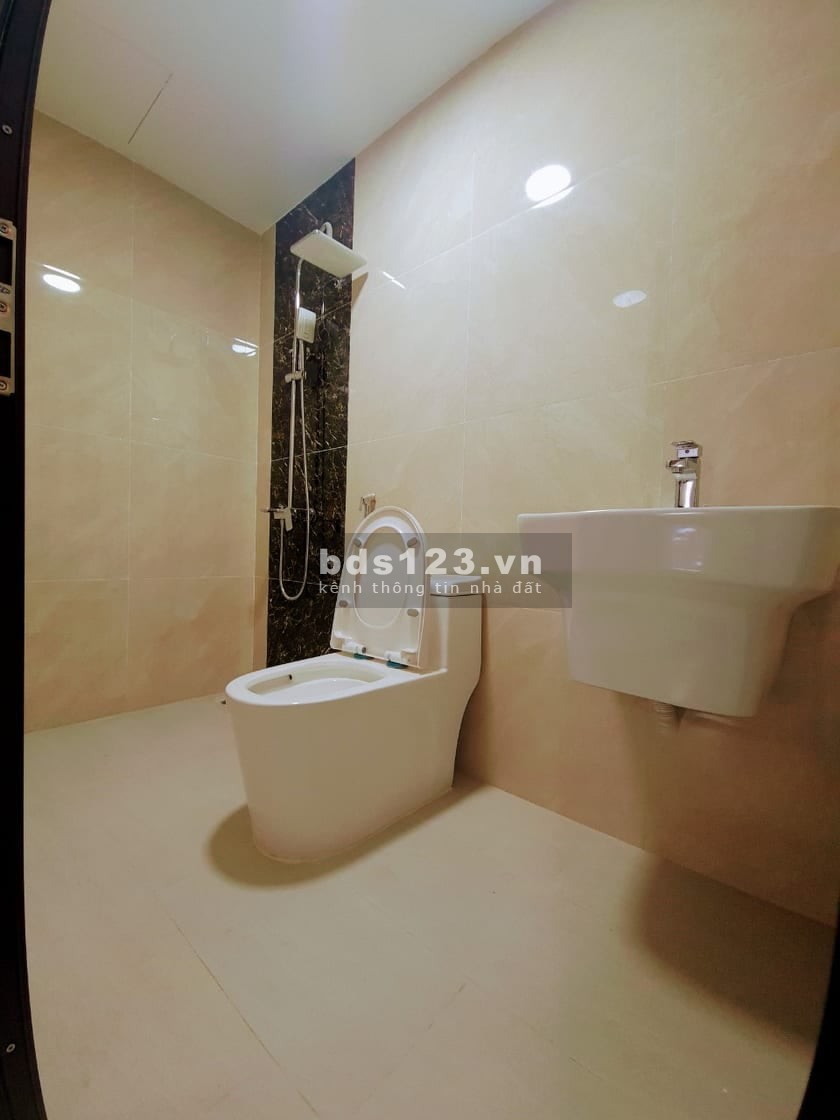 Chính chủ bán nhà Ngõ 42 Yên Hoà diện tích sử dụng 46m2, xây 5 tầng, mặt tiền 4m.