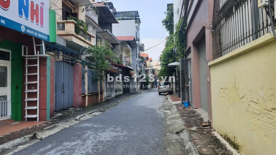 Cần bán gấp đất phân lô phố Nguyễn Sơn, Long Biên, Hà Nội.