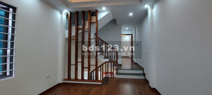 Chính chủ bán nhà Ngõ 42 Yên Hoà diện tích sử dụng 46m2, xây 5 tầng, mặt tiền 4m.