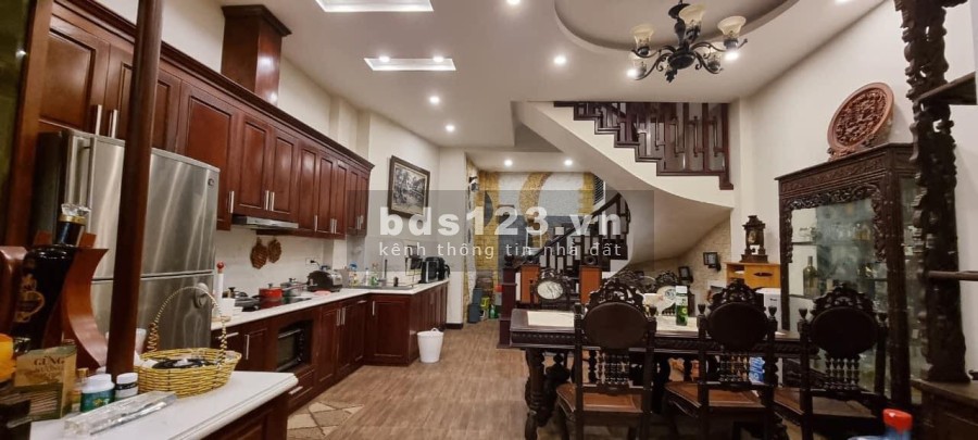 Bán nhà siêu hiếm Lâm Du, gần phố nhà đẹp dtsd 55m2, 5 tầng đúc mt 5m giá 5.5 tỷ tặng nội thất