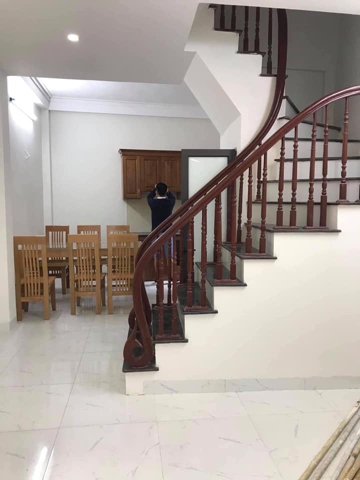 Bán nhà mặt phố Quận Hai Bà Trưng mặt tiền 4.2m Dt18m2 nhỏ tiền!
