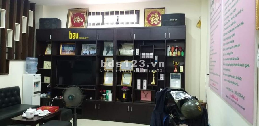 Cần Bán Nhà Quan Nhân 45m2 giá 6.3 tỷ- Vỉa Hè- 2 ô tô tránh nhau .