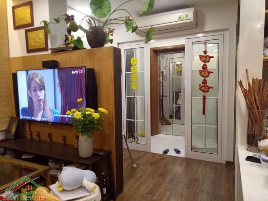 Nhà nguyên căn lô góc thang máy, 2 mặt ô tô tránh nhau, mấy bước ra hồ Ba Mẫu, dtsd 50m2