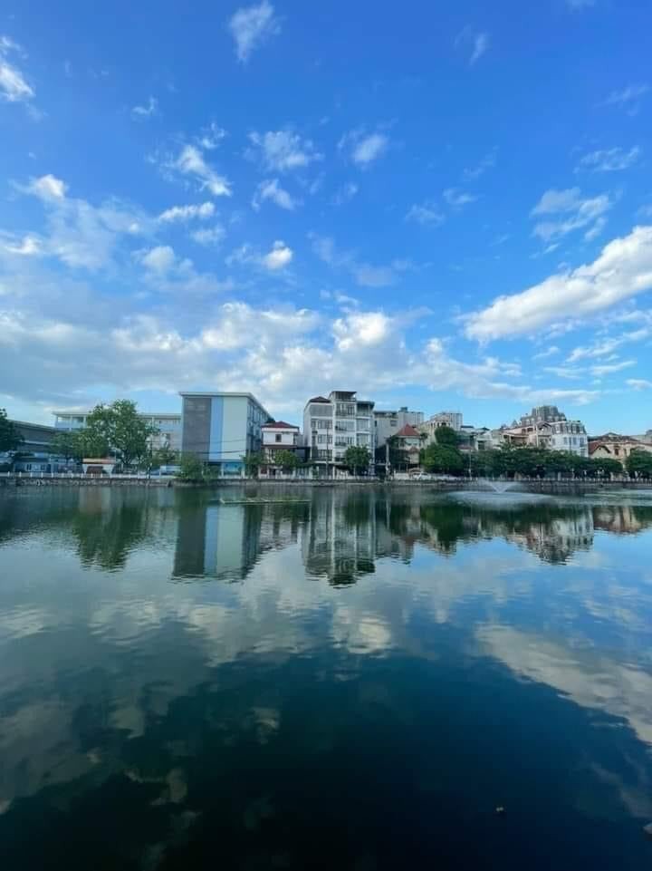 SĐCC, Ngọc Lâm, ô tô tránh vỉ hè, View hồ, 70m, 5 tầng, mt 5.1m, ĐTT. LH 0909258391