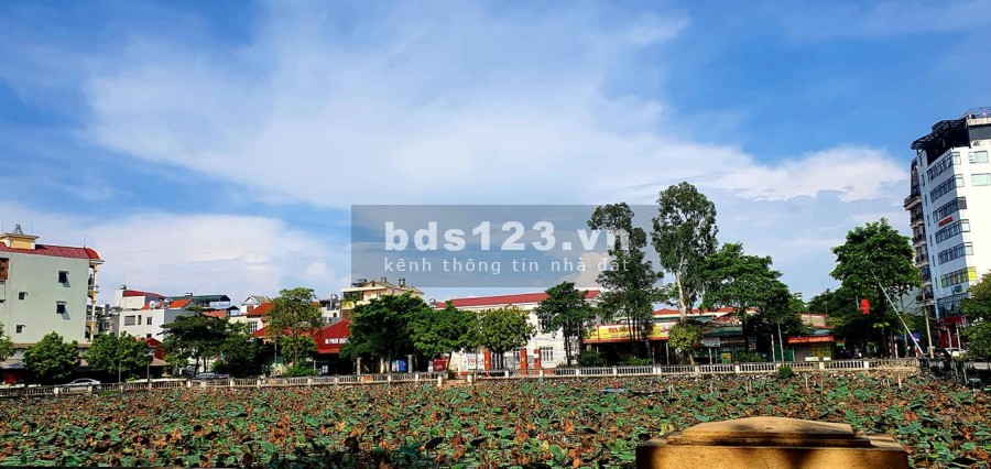 Bán nhà 42m2 Cầu Diễn, giá sốc chi 2.8 tỷ, lô góc, ô tô cách hơn 10m.