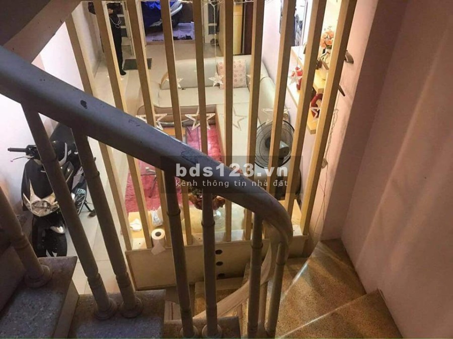 Bùi Xương Trạch, Quận Thanh Xuân nhà ở ngay 4 tầng diện tích sử dụng 33m2 giá 2.6 tỷ