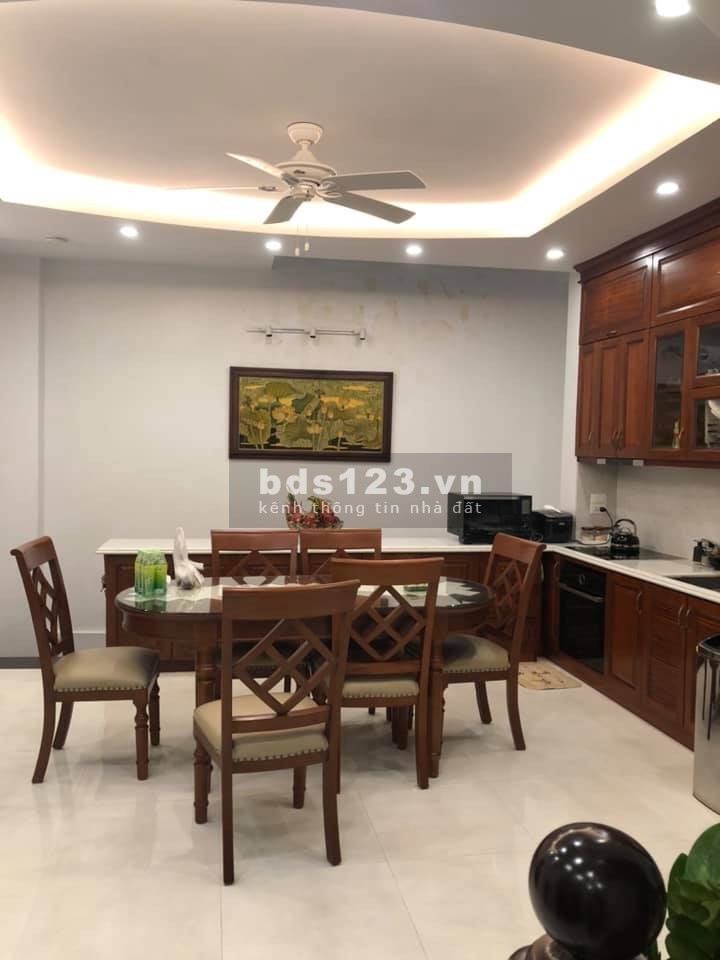Nhà mặt phố Dương Văn Bé,Hai Bà Trưng,mặt tiền rộng,kinh doanh đa năng,70m2,giá 21 tỷ.