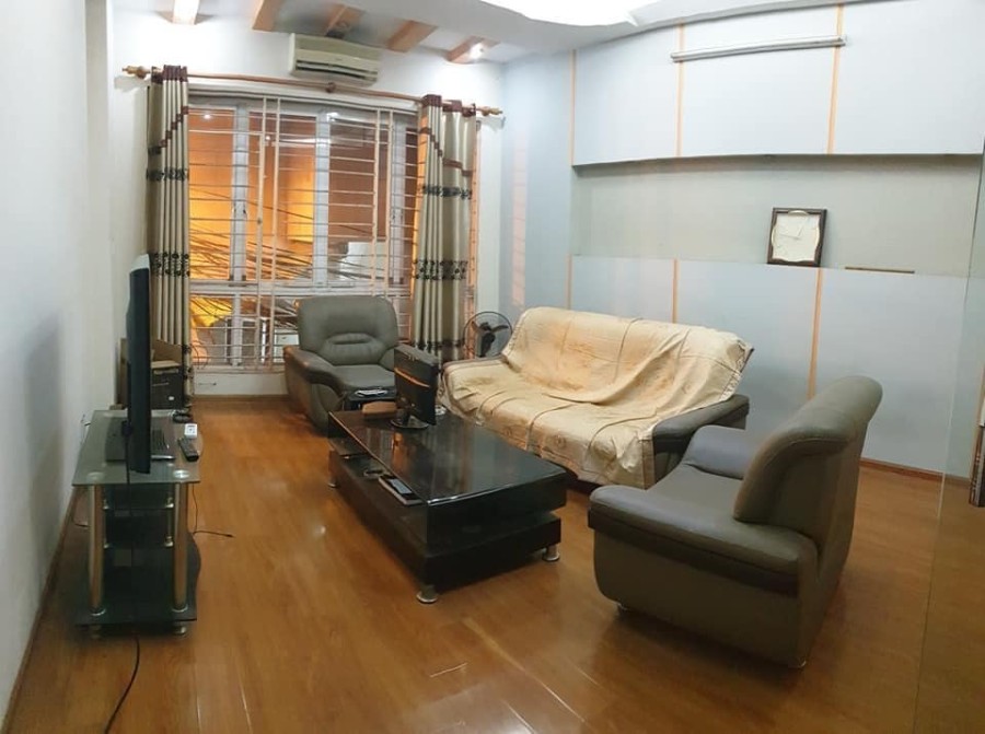 Bán Gấp nhà Nguyễn Khánh Toàn -KINH DOANH -Đẹp 46m2x5 tầng Cách Ô Tô 15m