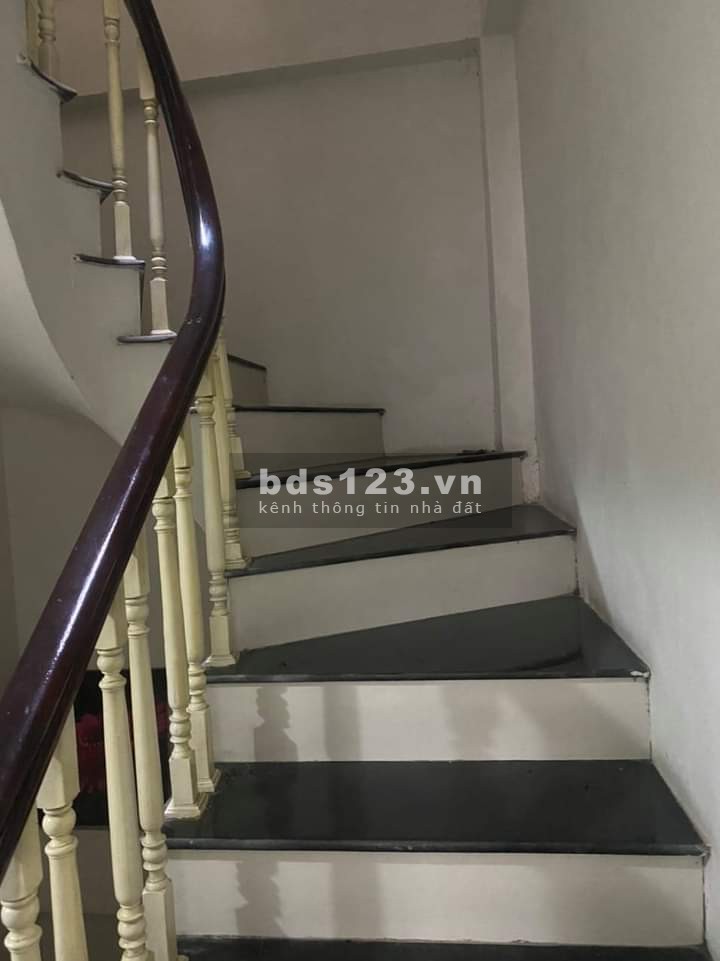 Bán nhà Đường Láng Cầu Giấy 45 m x 5 tầng mặt tiền 4 m giá 5.3 tỷ
