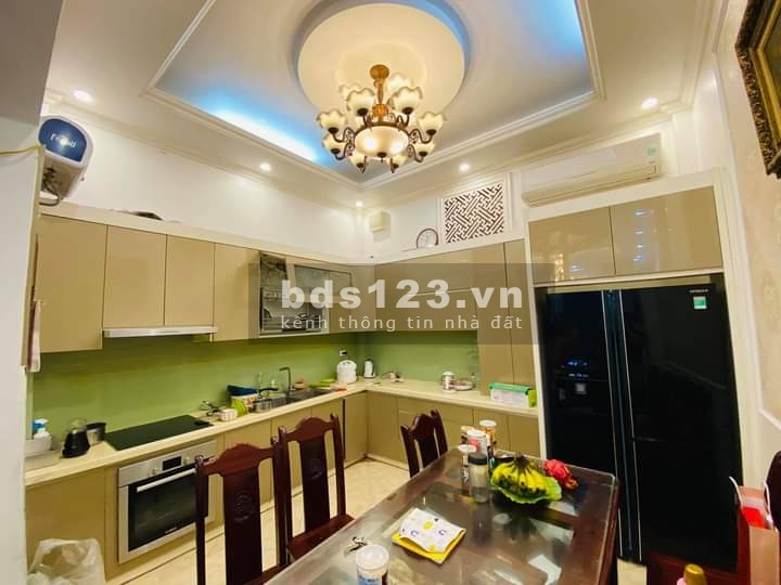 Bán nhà Đường Láng Cầu Giấy 45 m x 5 tầng mặt tiền 4 m giá 5.3 tỷ