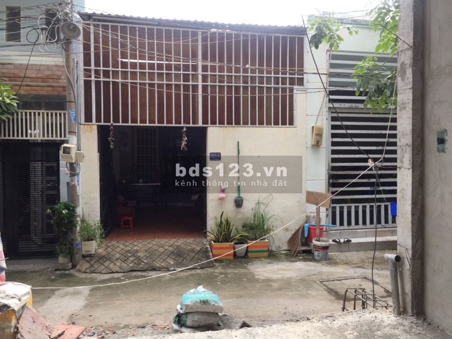 Bán nhà gần trường học ,siêu thị ,ngân hàng