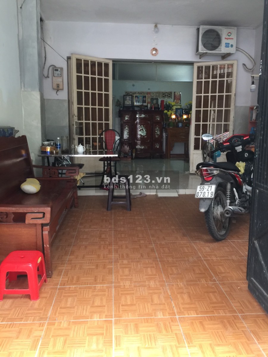 Bán nhà gần trường học ,siêu thị ,ngân hàng