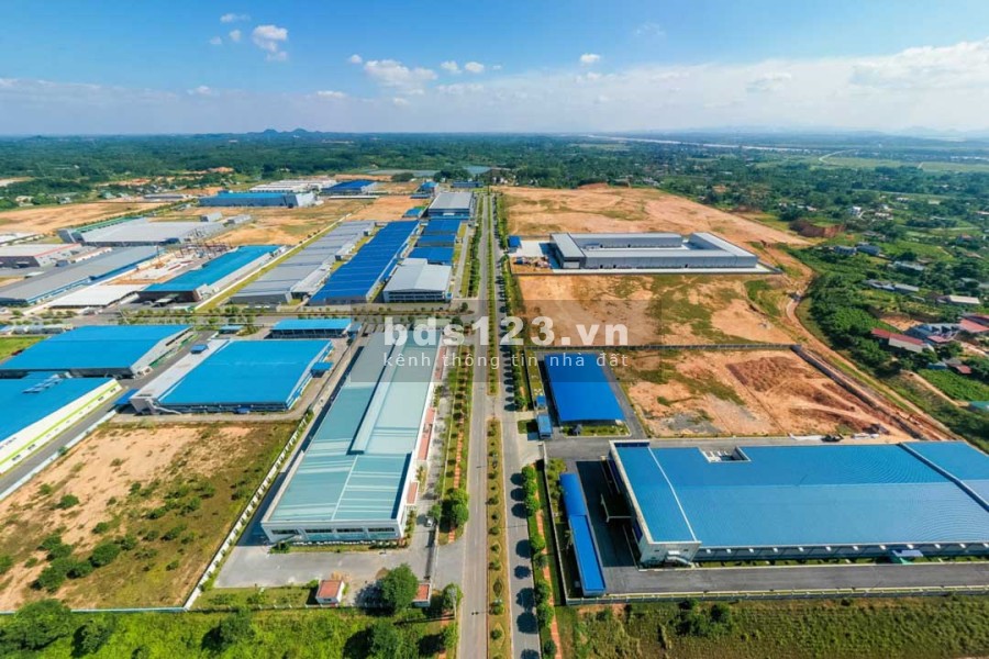 Bán đất công nghiệp tại Bắc Giang, DT từ 1ha đến 50ha, mặt QL đường rộng 60m, hạ tầng tốt, giá rẻ.