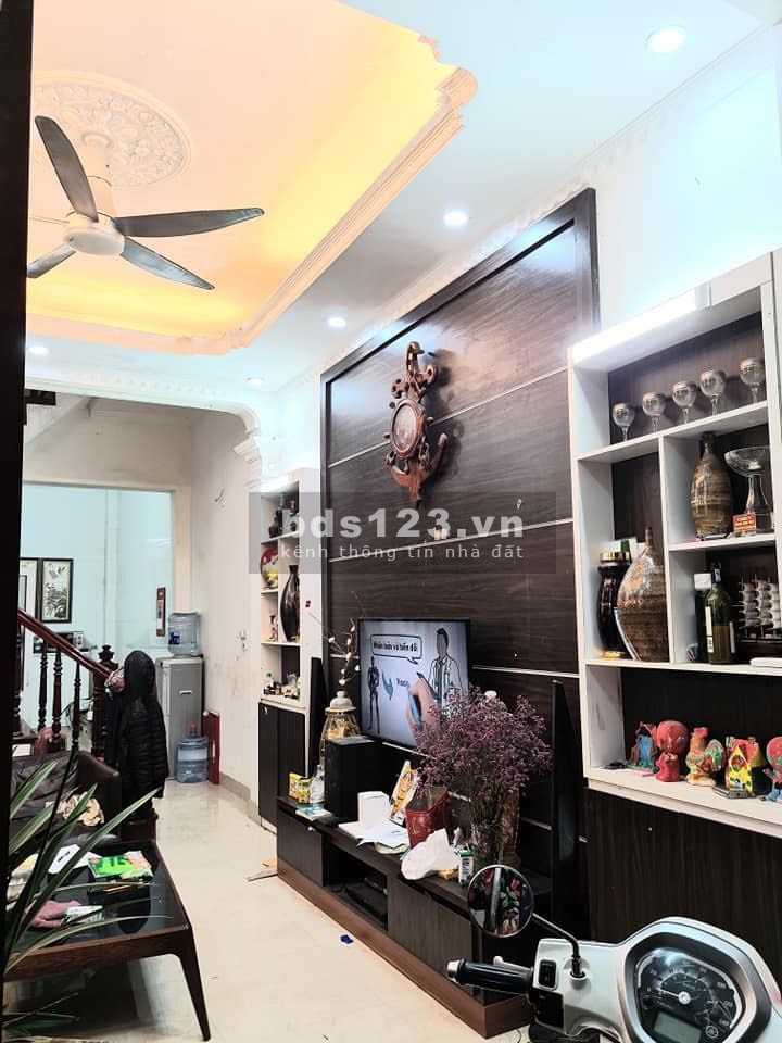 BÁN NHÀ ĐÌNH THÔN-NHÀ MỚI- Ô TÔ ĐỖ CỬA-NỘI THẤT ĐẦY ĐỦ-CHỦ MỚI VỀ Ở LUÔN-50m2,MT5M,
