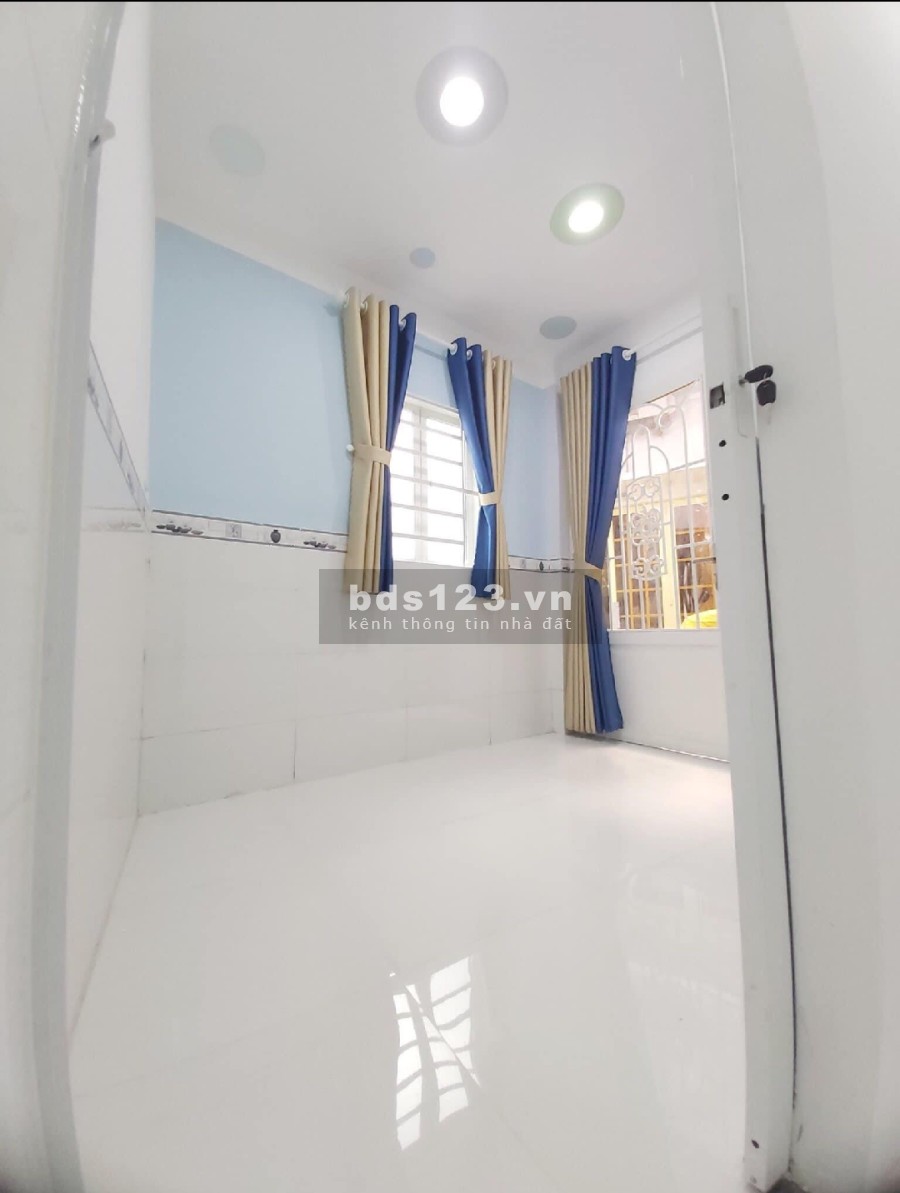 Bán nhà Nguyễn Thần Hiến, q4, 2 lầu, 30m2, 2.95 tỷ