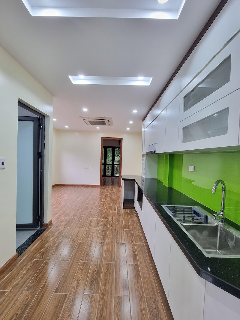 Bán Nhà Phố Tôn Thất Tùng, Đống Đa, 60m2, 4.2m MT, 7 Tầng Thang Máy, Ô Tô, nhỉnh 12 Tỷ