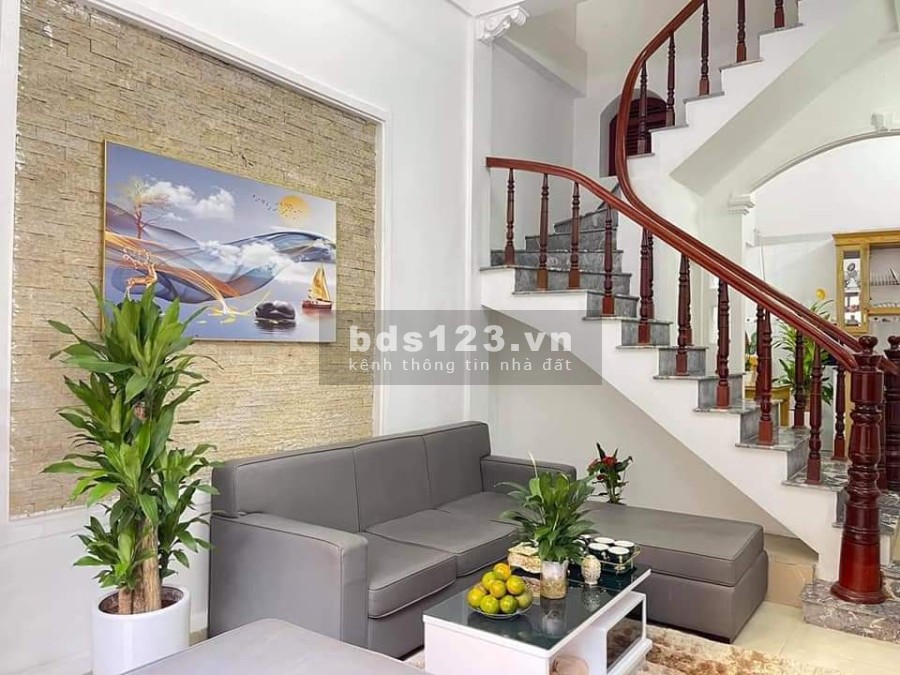 Bán nhà phố Quang Trung, lô góc 3 mặt tiền, ô tô đỗ cửa, 56m2, 5.15 tỷ.