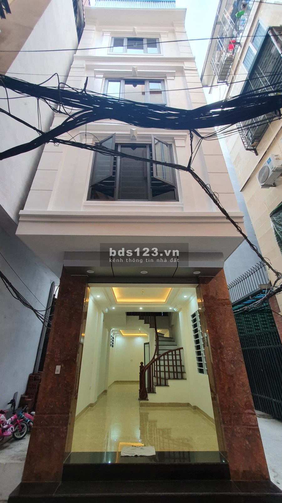 BÁN NHÀ YÊN HÒA, LÔ GÓC, ĐƯỜNG TO, NGÕ NÔNG, THÔNG, 46m2, 5,7 tỷ