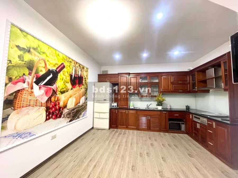 Bán nhà đẹp ngõ Lương Sử C 45m2 x 6 tầng cách ô tô 20m giá 6,1 tỷ. LH 0912442669